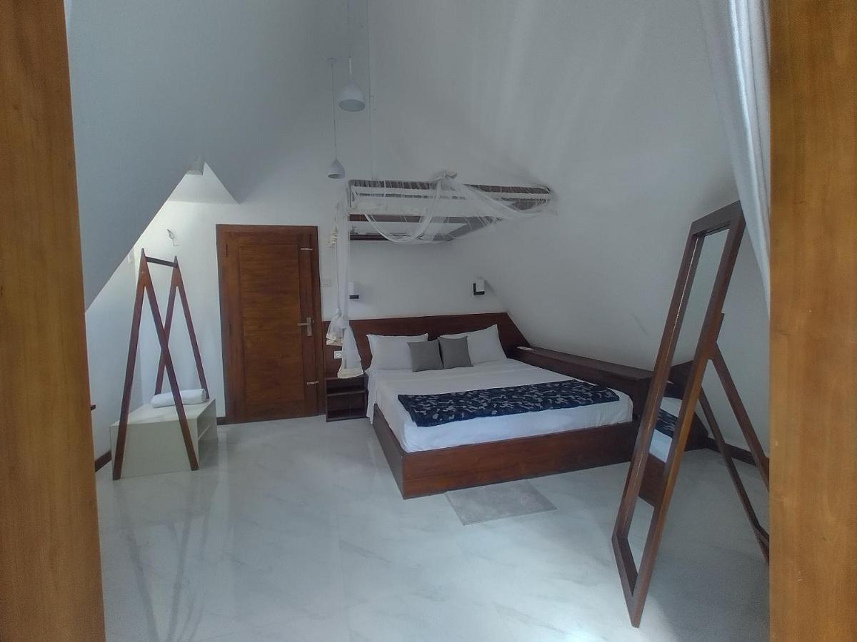 Once In Ella Hotel Exterior photo